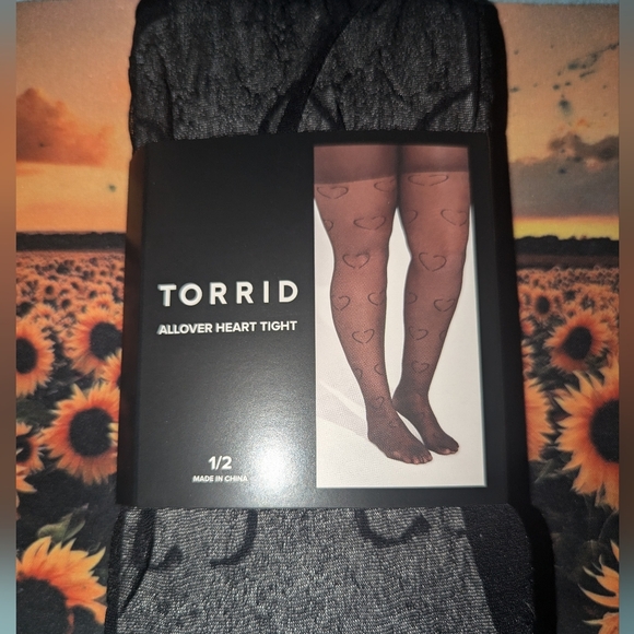 Torrid Allover Heart Tights Size: 1/2 = 14-20 - Picture 2 of 8